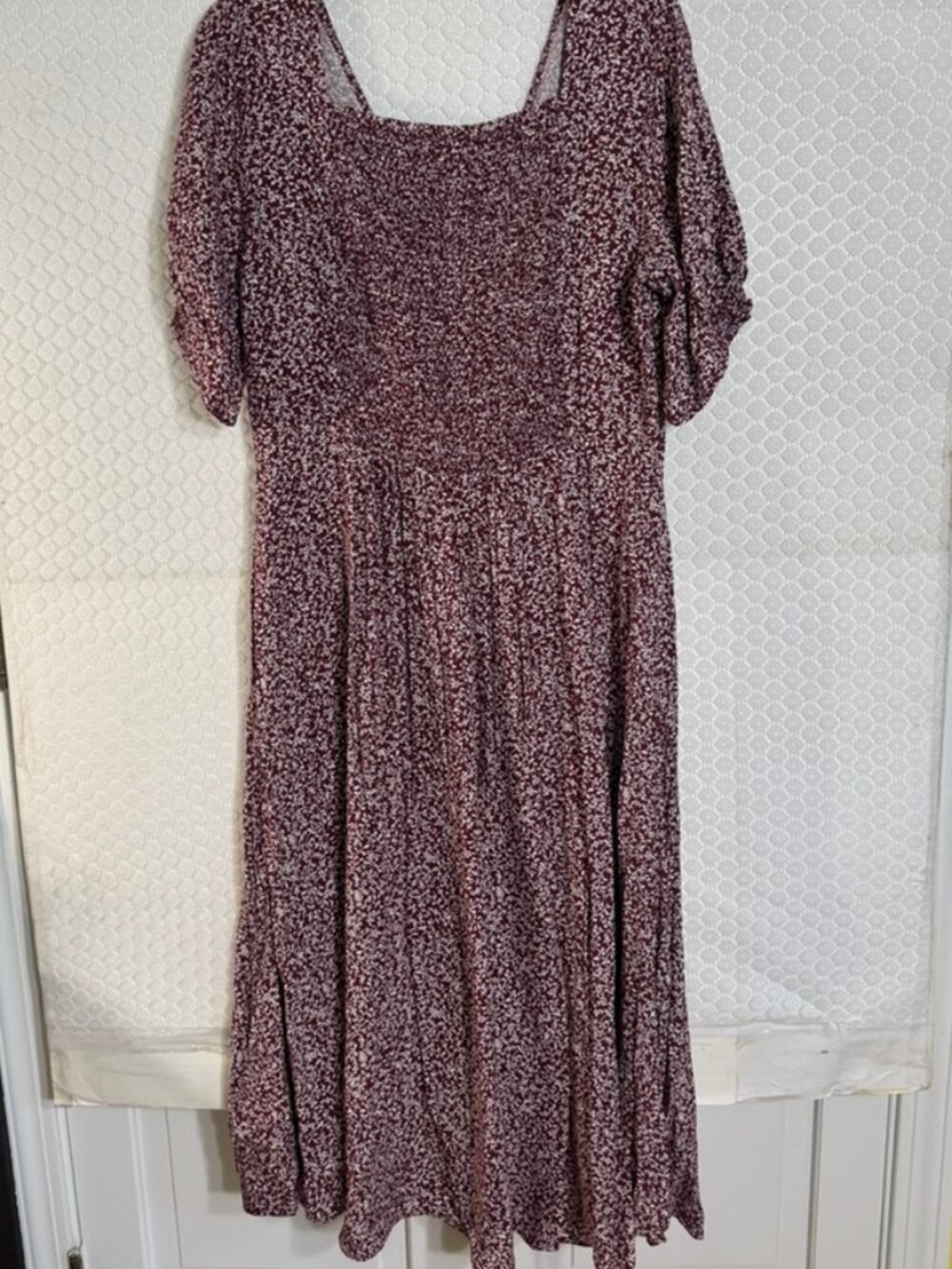 Old Navy Burgundy & White Floral Smocked Dress -Puffed Sleeves, V Back Sz. L